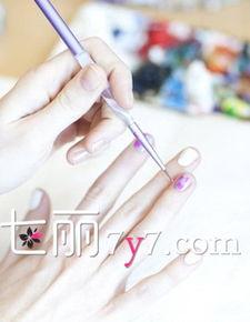 美甲玫瑰晕染网红图,网红图解玫瑰晕染美甲艺术