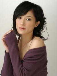 明星尹馨,璀璨星途，优雅绽放