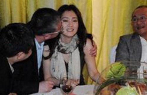 明星云南喝酒图片,明星畅饮瞬间