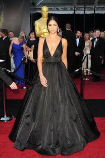 明星礼服拍照,明星礼服拍照瞬间，时尚盛宴尽收眼底