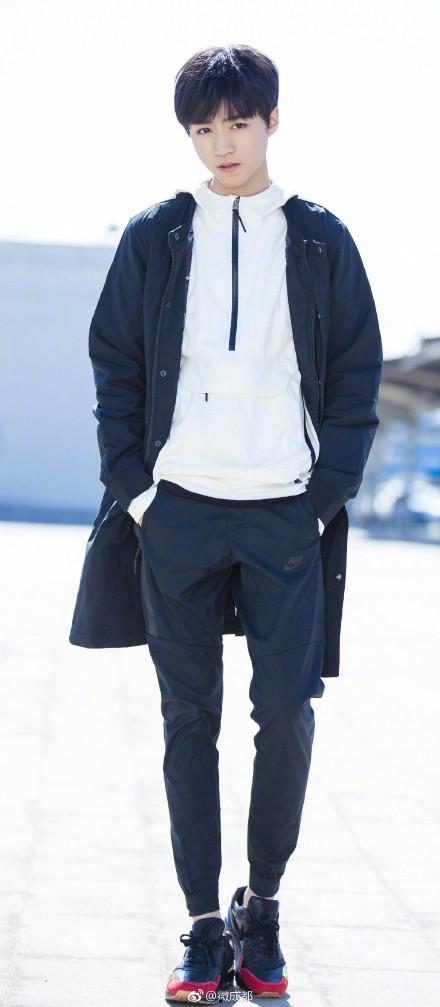 男明星西装风衣图片