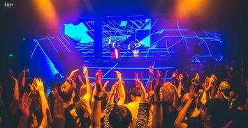 蹦迪网红男,蹦迪网红男生的魅力之旅