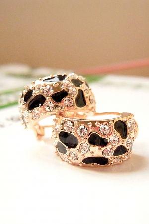 明星豹子耳钉,明星们的时尚宠儿